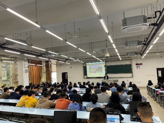 许多人在餐厅里

中度可信度描述已自动生成