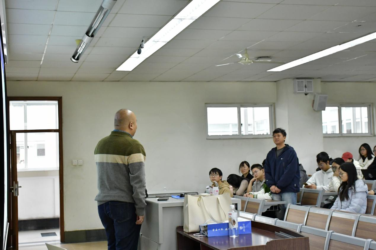 智启领航,研途起航—学术分享会3